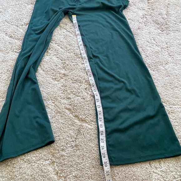 Elegant Green One Piece Jumpsuit Size XL - Picture 12 of 12